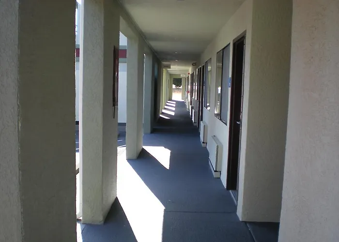 The Redwood Riverwalk, A Boutique Hotel