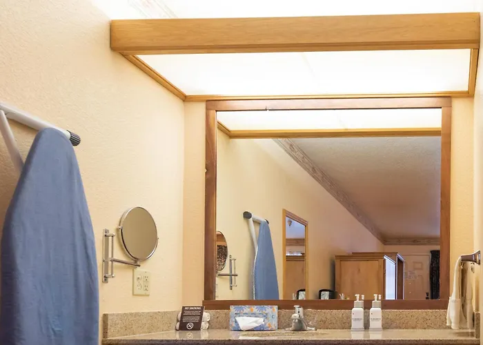The Redwood Riverwalk, A Boutique Hotel
